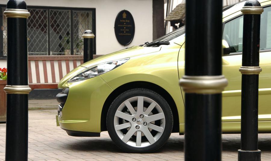  Peugeot 207 2006 года  (фото 36 из 180)
